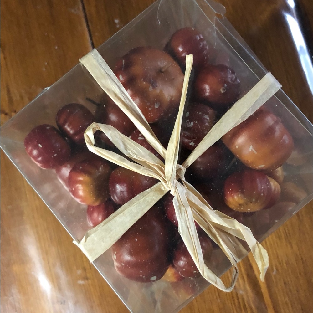 Boxed Speckled Miniature Pumpkins